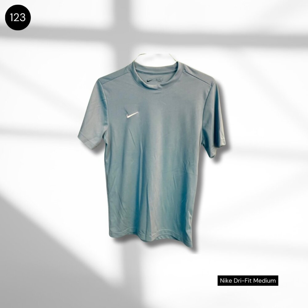 Nike Dri-Fit Tee in Light Grey